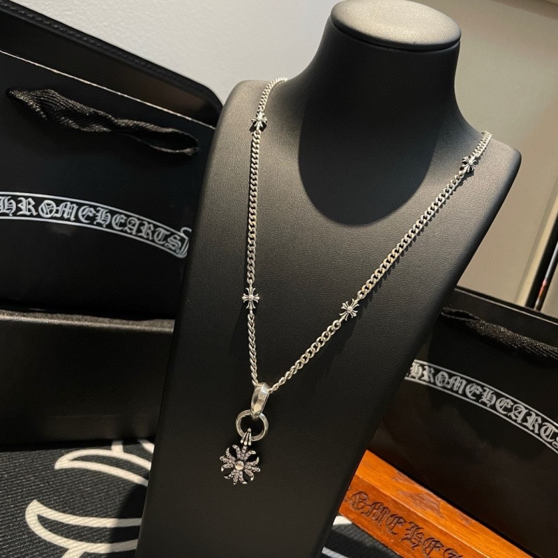 Ch*0me He**ts necklaces